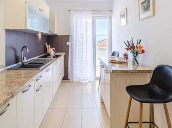 Private kitchen 2, Sutivan Sea Terrace Apartment, Sutivan