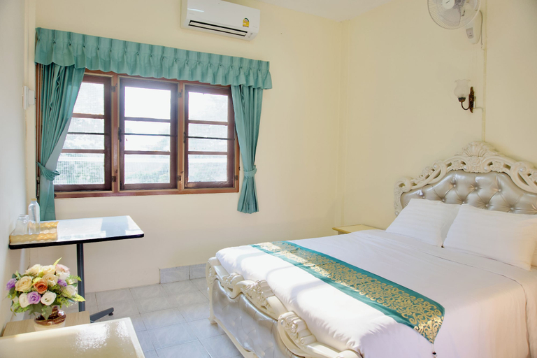 Room 5, Chakrapun Valley, Chon Daen
