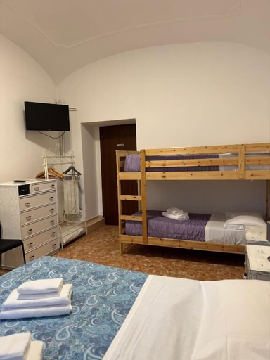 Bedroom 4, Silton's Room, Roma