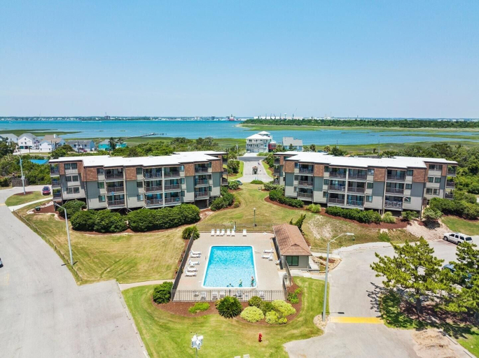 Exterior 4, Summer School 2 Bedroom Condo by RedAwning, Carteret