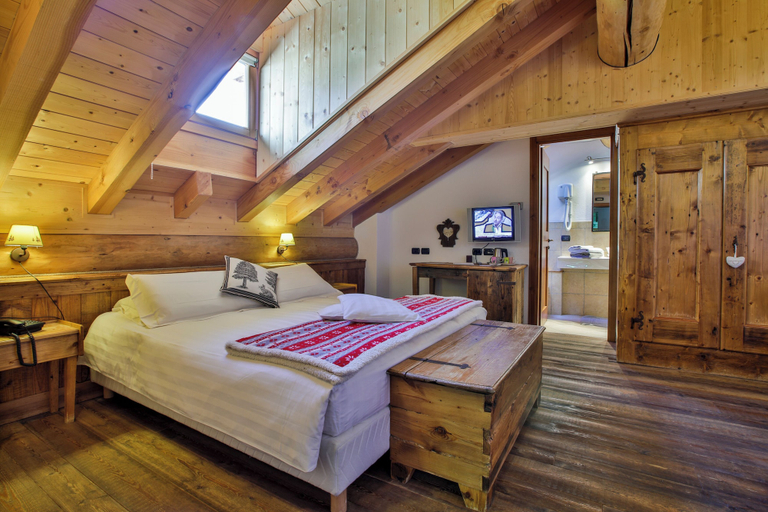 Bedroom 2, Ellex Eco Hotel, Aosta