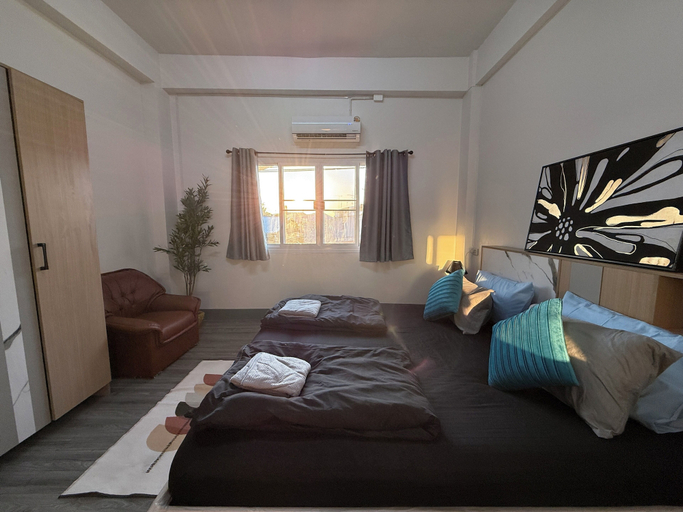 Room 5, Hee Pee hostel, Muang Buri Ram