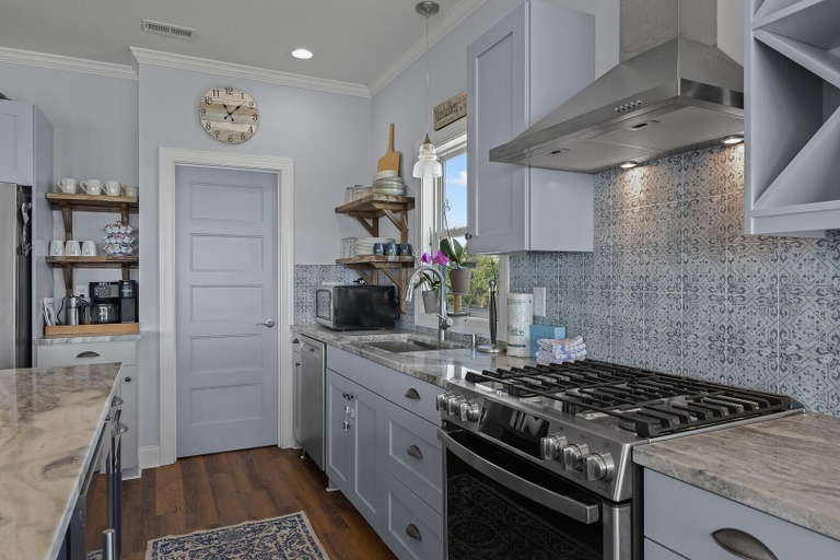 Private kitchen 5, The Point At Marshallberg 3 Bedroom Home by RedAwning, Carteret