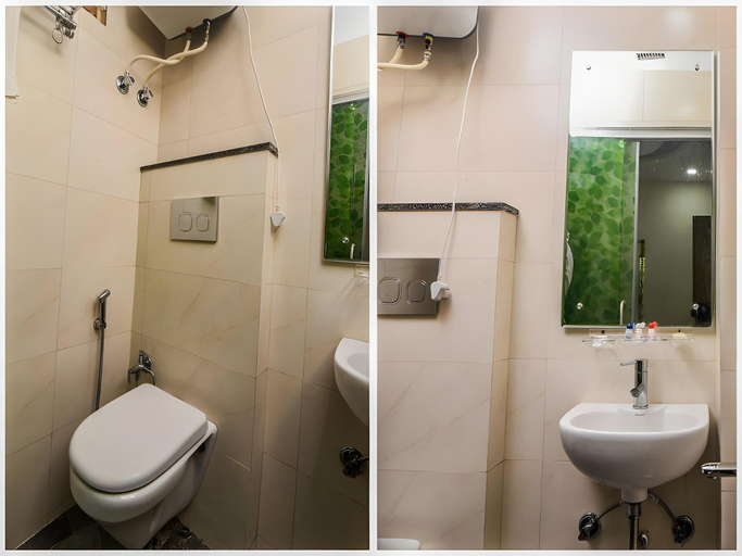 Bathroom, Hotel Doller Inn, Delhi