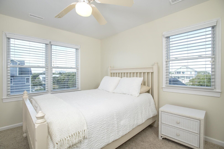 Room 2, Azure 4 Bedroom Home by RedAwning, Carteret