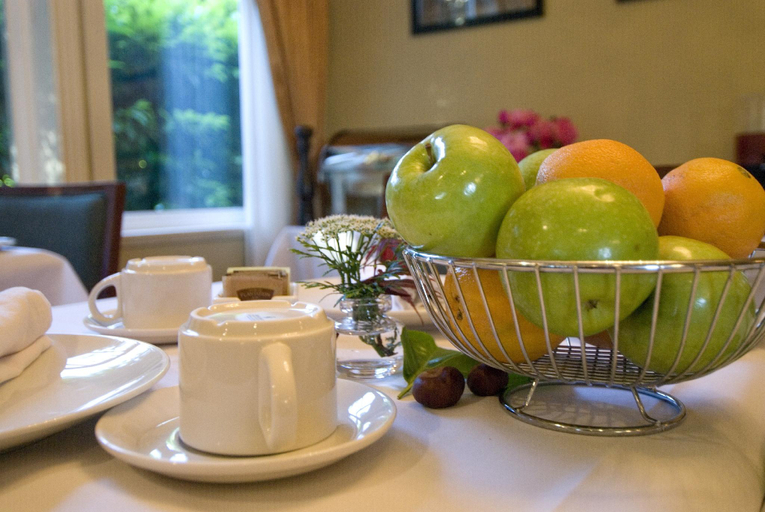Food & Drinks 5, Granville House B&B, Greater Vancouver