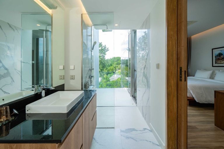 Bathroom 4, Sea Theatre Kata by ROI, Phuket Island