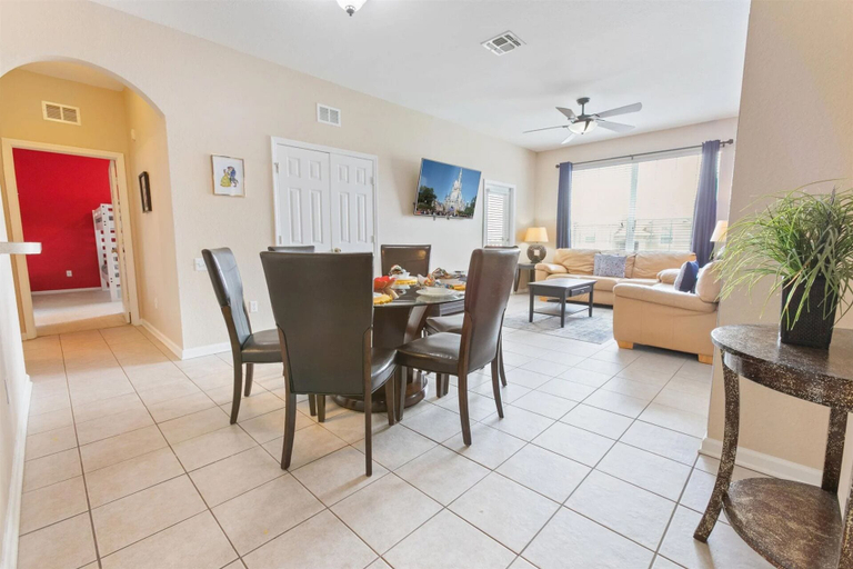 Interior 5, Alm2784-404, Osceola