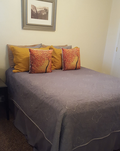 Room 2, Nature's Inn B&B, Madera