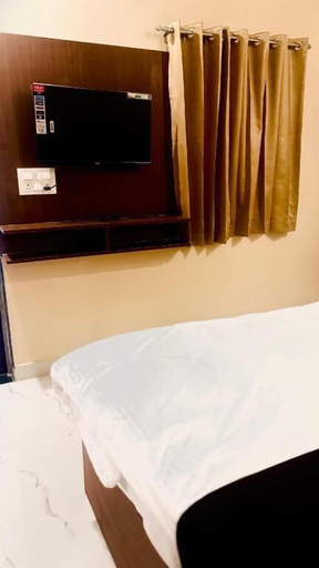 Room 5, Hotel Shree Kanhaiya Palace vrindavan, Mathura