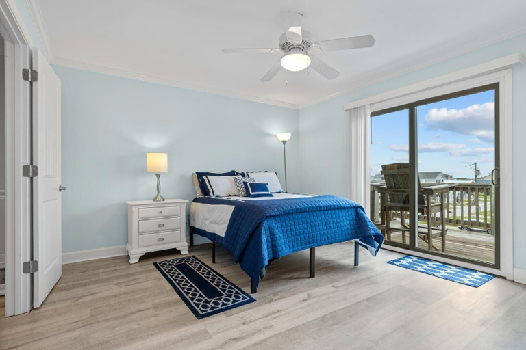 Room 4, Barefoot Ventures 4 Bedroom Townhouse by RedAwning, Carteret
