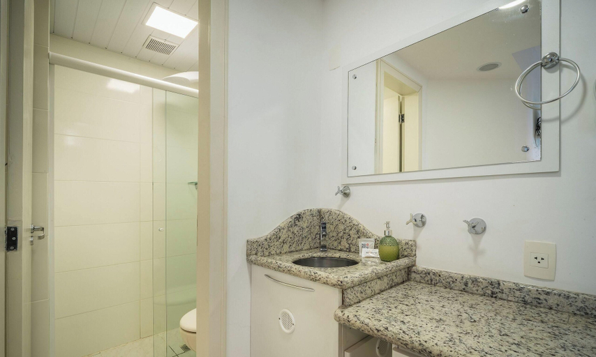 Bathroom, Full Studio 290m From the Public Market Efa0304, Florianopolis