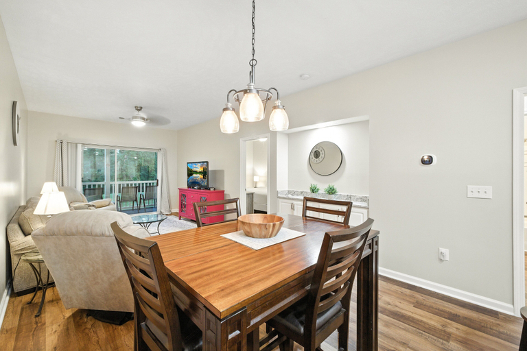 Interior 2, River Oaks 55E, Horry
