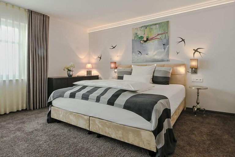 Bedroom 4, Höll am Main, Groß-Gerau