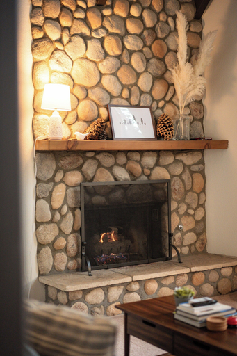 Interior 2, Skyline Chalet, San Bernardino