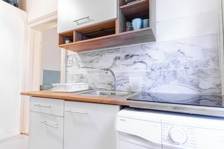 Private kitchen 4, Beautiful 1BR Near Danube Praterstern, Wien