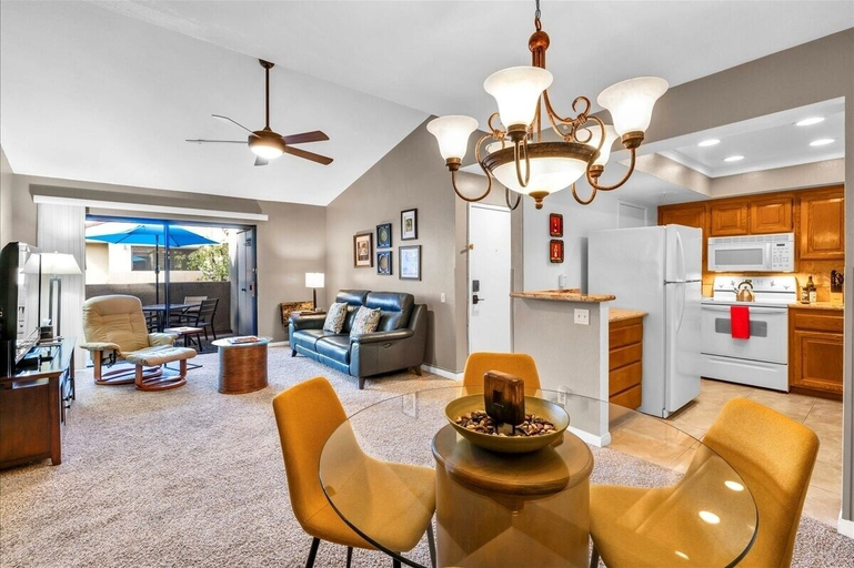 Primary image, Plaza Villas 571, Riverside