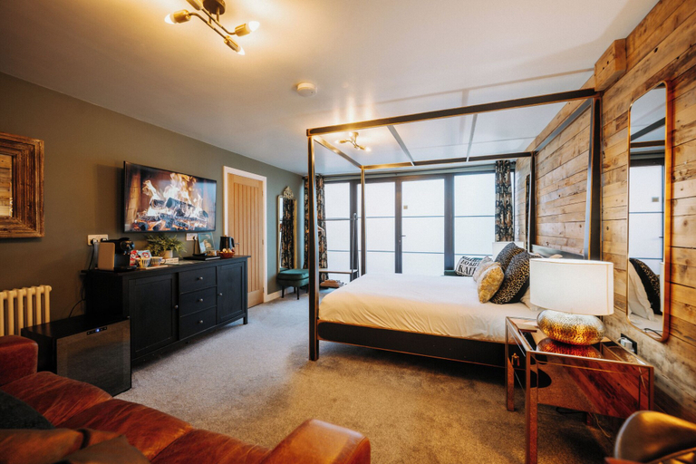 Bedroom 2, Boutique Shrewsbury Suites, Shropshire
