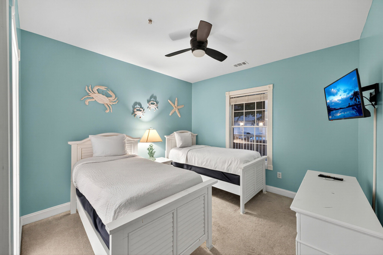 Interior 5, Magnolia Pointe Luster Leaf 4847-102, Horry