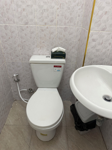 Bathroom 5, Hee Pee hostel, Muang Buri Ram