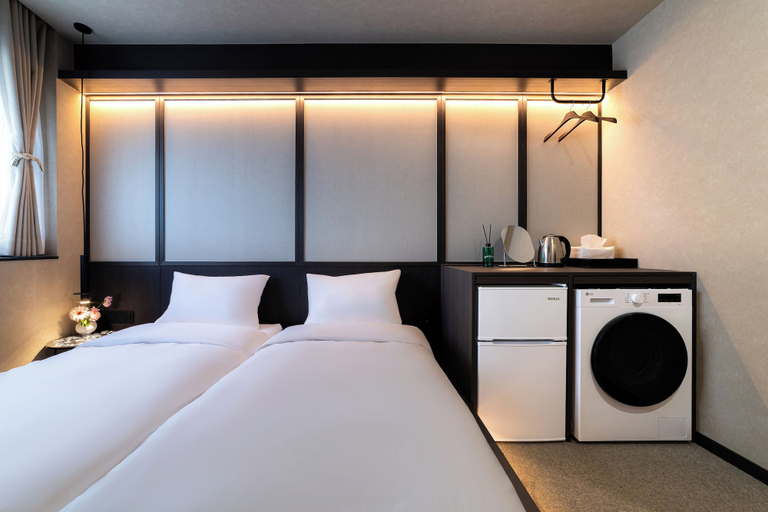 Room 5, Haechi Stay, Jung