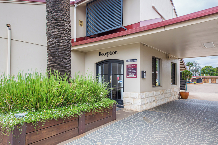 Exterior & Views 2, Burke and Wills Motor Inn, Kingaroy