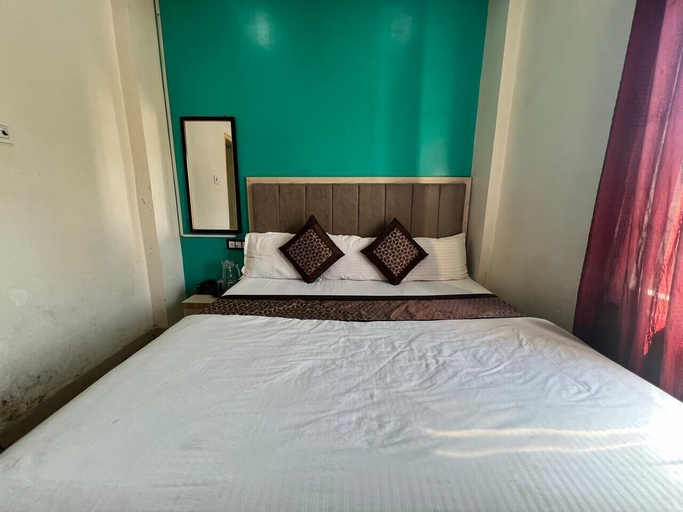 Room 4, Shri Hari Kripa Residency, Varanasi