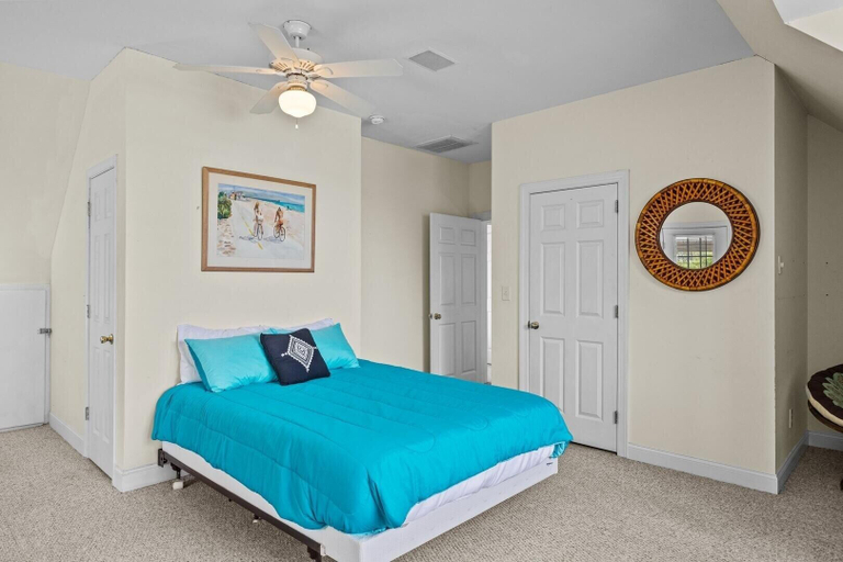 Room 2, Harkers Haven 4 Bedroom Home, Carteret