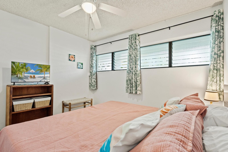 Room 4, Big Island Kalanikai 215 1 Bedroom Condo, Hawaii