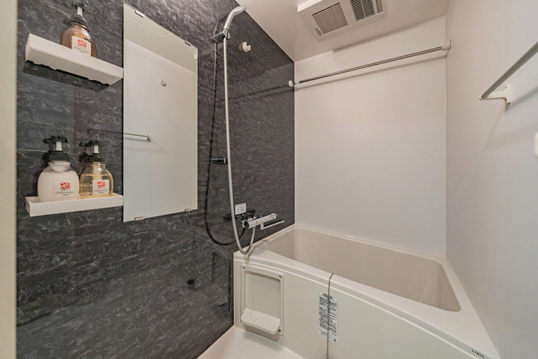 Bathroom 4, Apartment Hotel 11 Dotonbori 4, Osaka