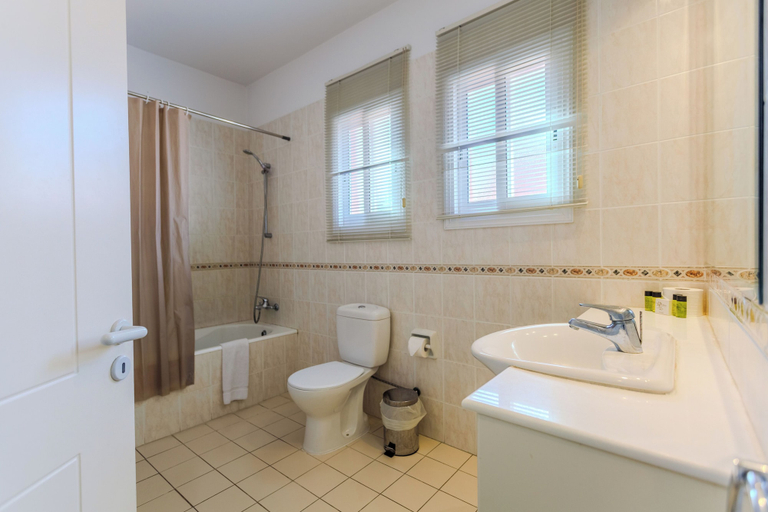 Bathroom, Resitour - Limnaria Gardens