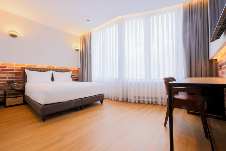 Others 3, Hotel Gorenje, Priština