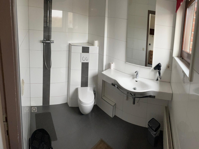 Bathroom, Farmhouse home in Eede, Sluis