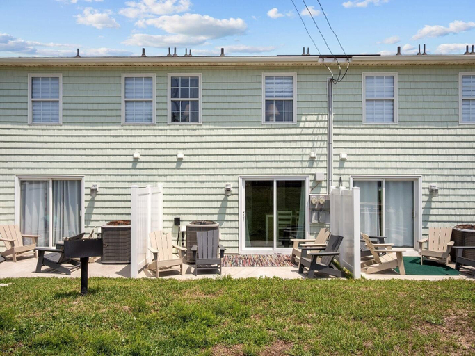 Terrace/patio 4, Anchors Away Unit 3 2 Bedroom Duplex by RedAwning, Carteret