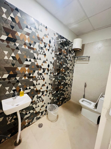 Bathroom 5, Hotel SS Royal, Lucknow
