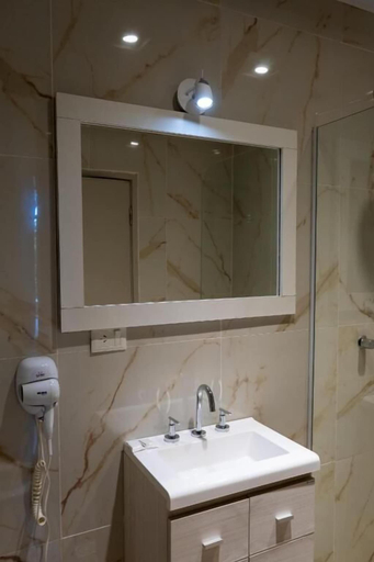 Bathroom 3, Hotel city, Capital