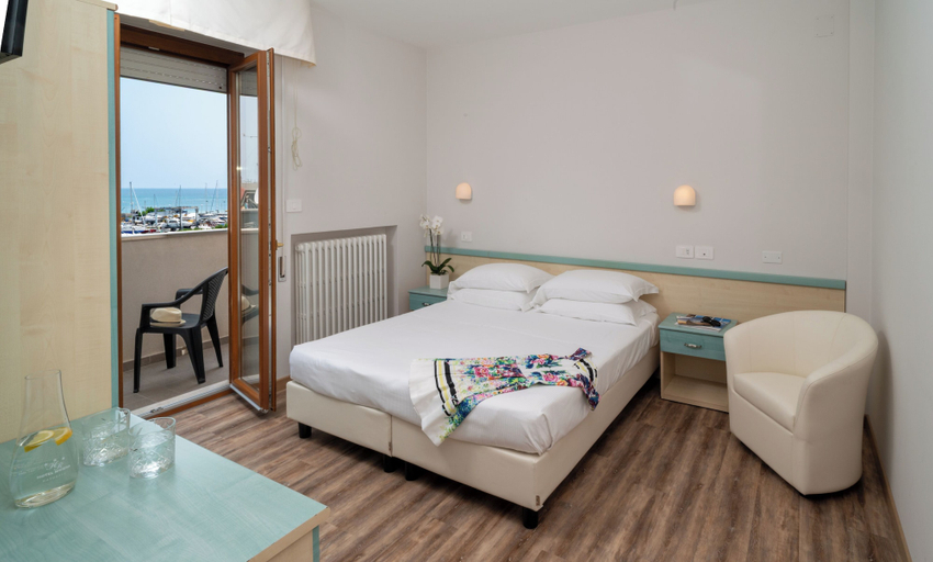 Bedroom 3, Hotel Riviera, Fermo