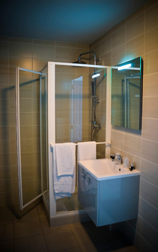 Bathroom 4, Adonis La Baule Hotel, Loire-Atlantique