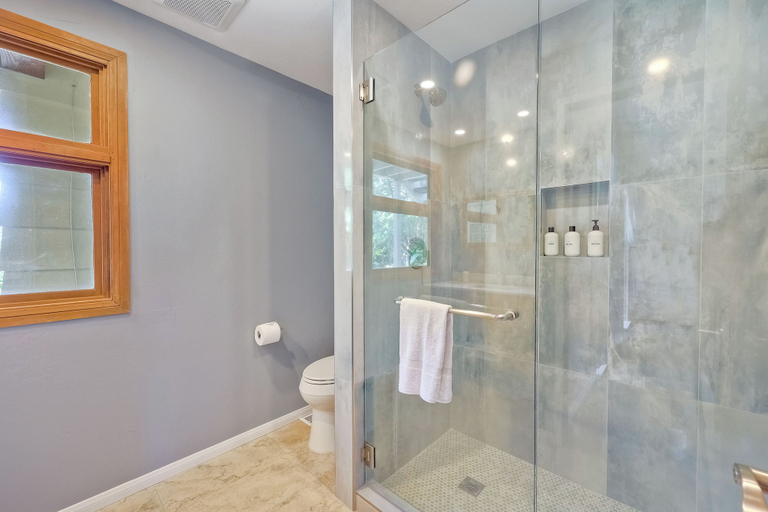 Interior 3, 5051 Shore Drive, San Diego