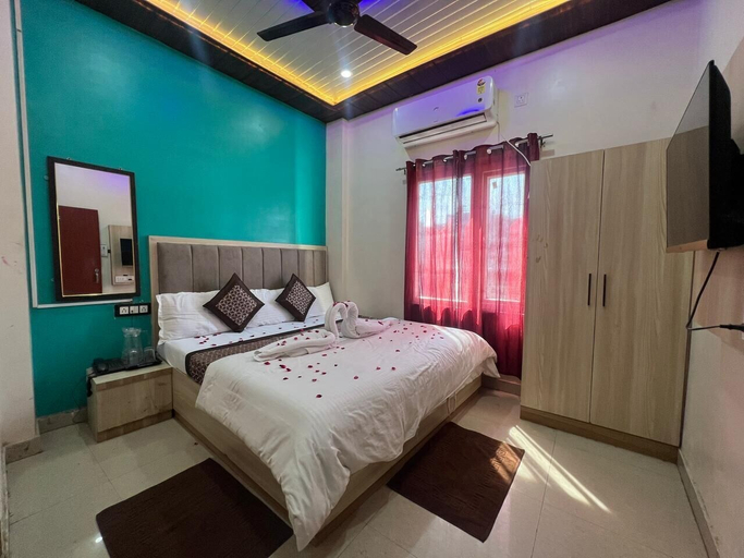 Room 3, Shri Hari Kripa Residency, Varanasi