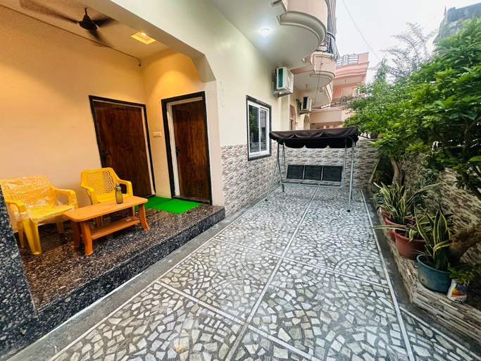 Terrace/patio 4, Radhe Krishna Homestay, Varanasi