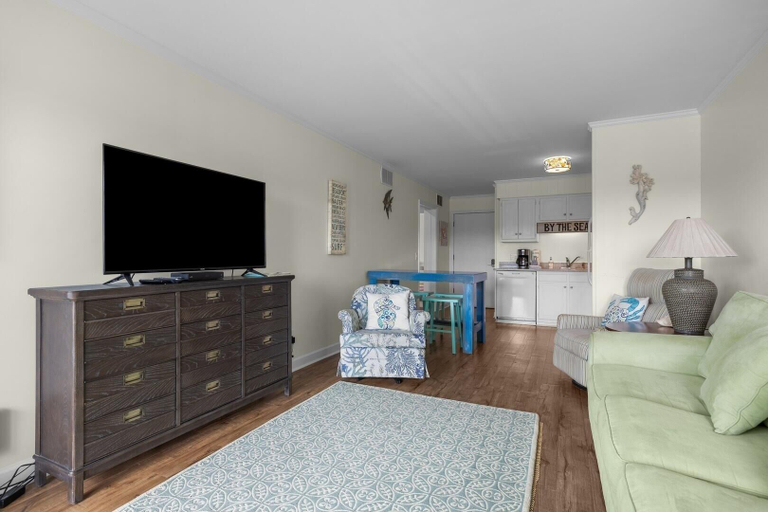 Living area 5, Summer School 2 Bedroom Condo by RedAwning, Carteret