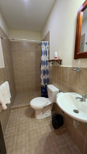 Bathroom 3, Hotel Vizcaino Leon, León
