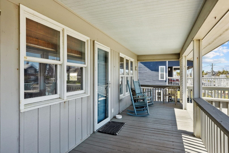 Terrace/patio 2, Joyner Cottage 4 Bedroom Home, Carteret