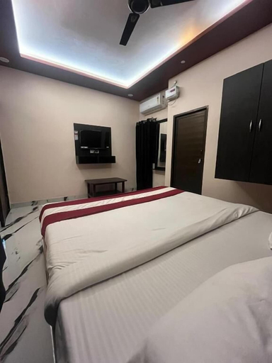 Room 2, Hotel Shivmanglam, Varanasi
