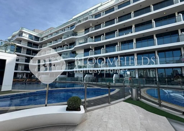 Pool, Bloomfields CharmingStu Samana view, Dubai