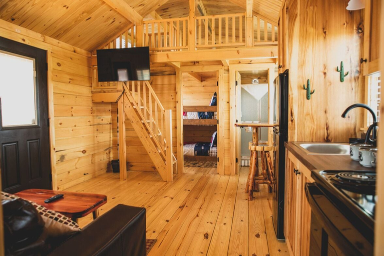 Room 3, Amarillo by Morning, Potter