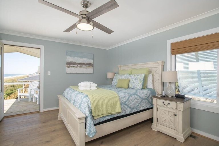 Room 4, The Hanner 4 Bedroom Home by RedAwning, Carteret
