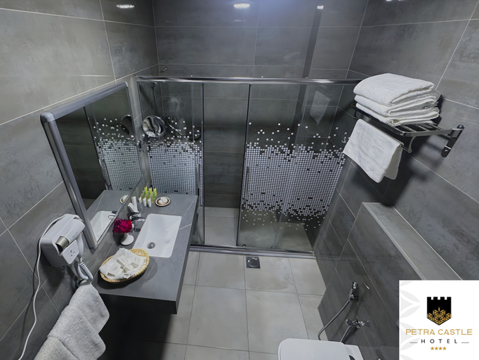 Bathroom 4, Petra Castle Hotel, Wadi Musa