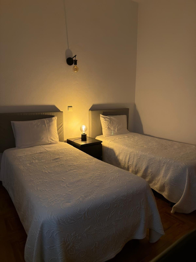Room 2, Residencial Romeu, Loulé